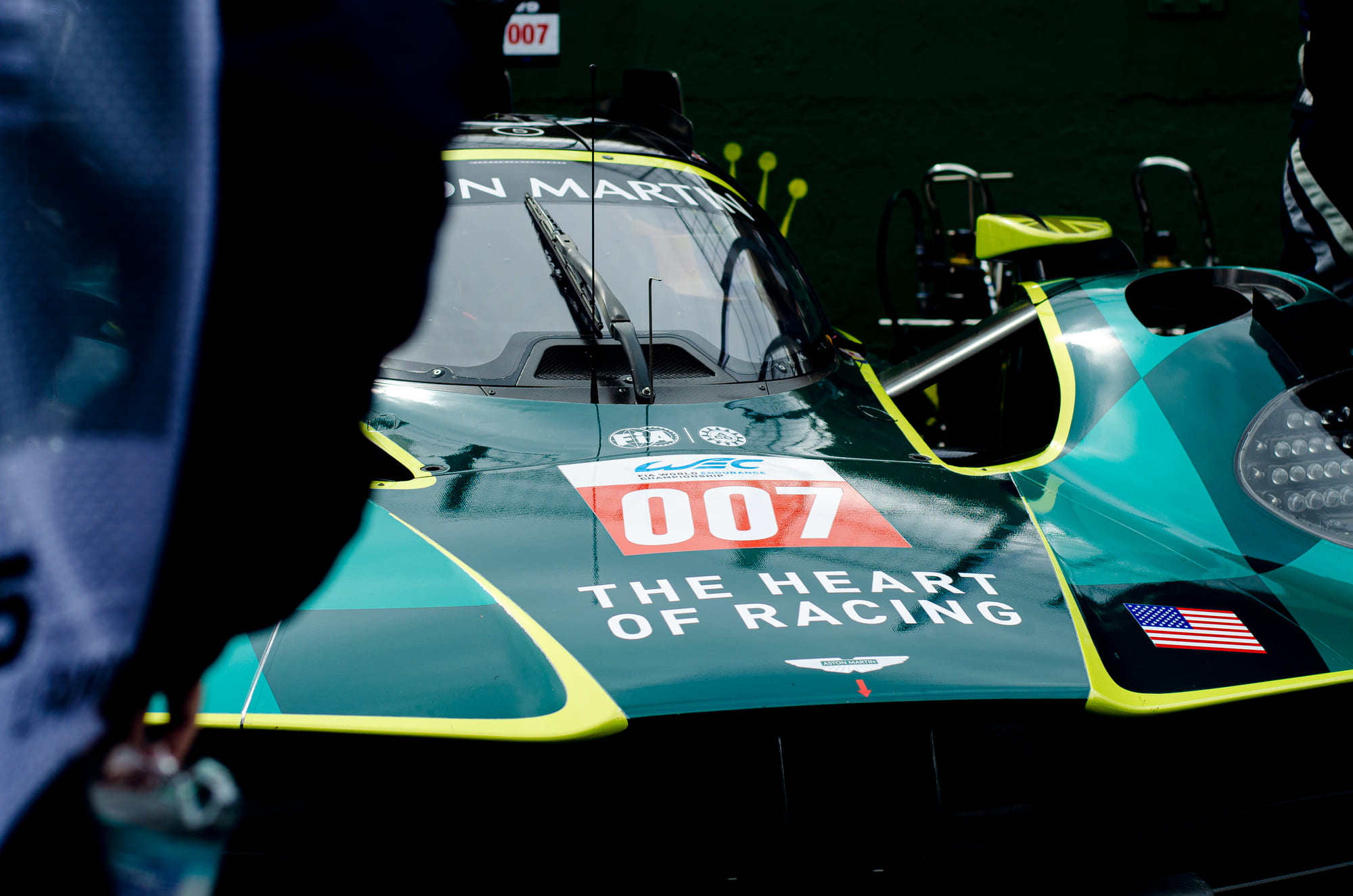 Aston Martin Valkyrie #007 da Aston Martin Thor Team, da classe Hypercar, durante o grid walk no WEC 6 Horas de São Paulo 2026, em Interlagos